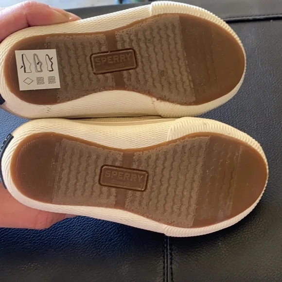 Sperry Little Girl Sneakers! Size 6.5! NWOT! - Picture 7 of 11